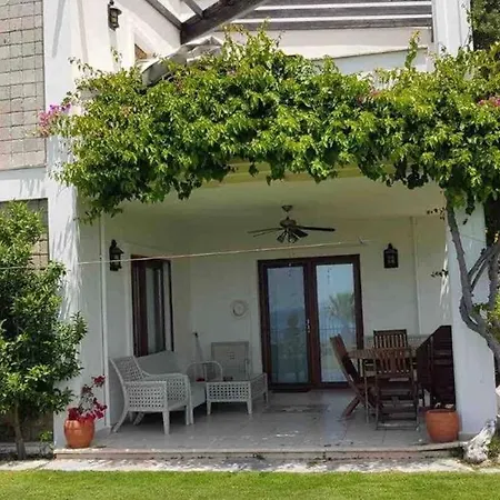 Villa Guemuesluek Elit Sitede Muestakil Villa Gümüşlük